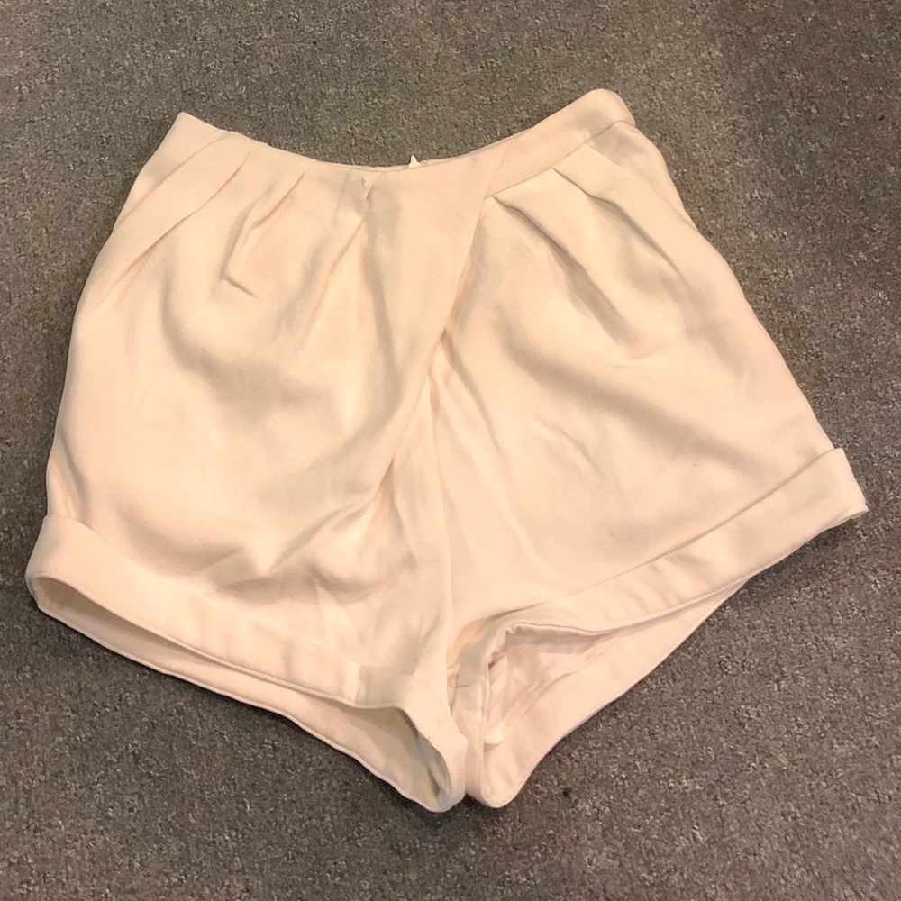 White high waisted plated shorts
